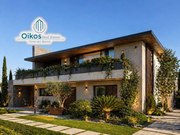 casa indipendente in vendita a Forte dei Marmi in zona Roma Imperiale