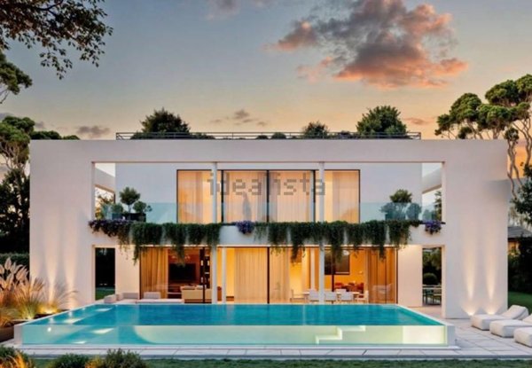casa indipendente in vendita a Forte dei Marmi in zona Vittoria Apuana