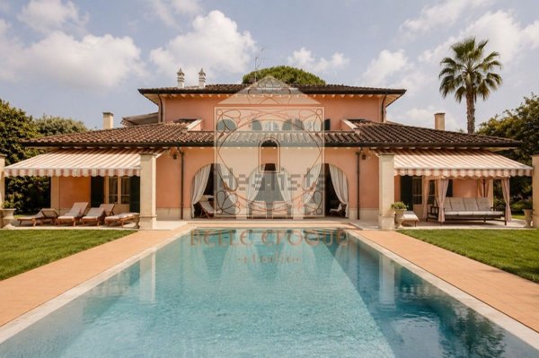 casa indipendente in vendita a Forte dei Marmi in zona Vittoria Apuana