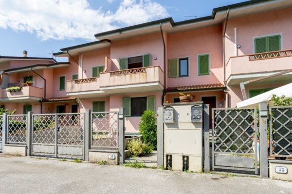 casa indipendente in vendita a Forte dei Marmi in zona Vittoria Apuana