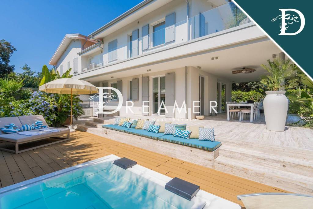 appartamento in vendita a Forte dei Marmi in zona Vittoria Apuana