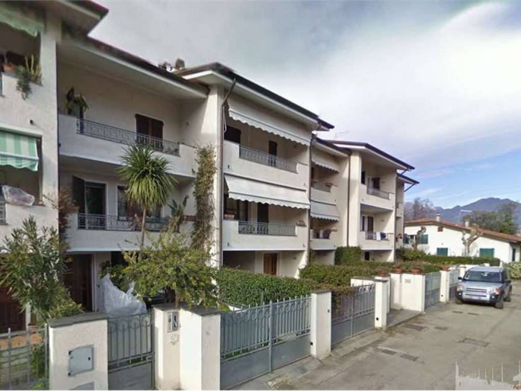 casa indipendente in vendita a Forte dei Marmi in zona Vaiana