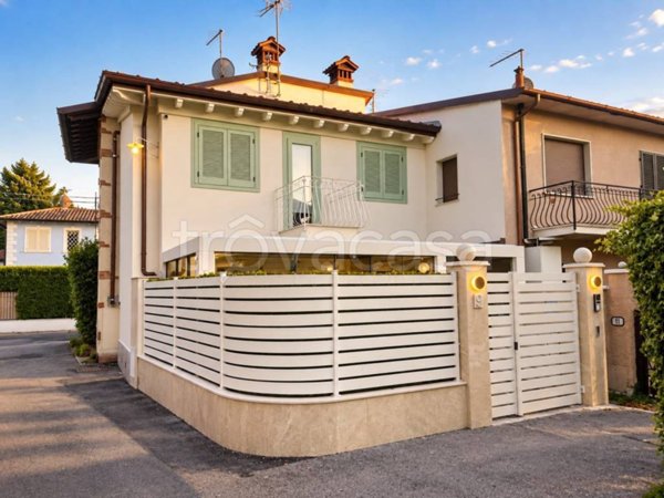 casa indipendente in vendita a Forte dei Marmi