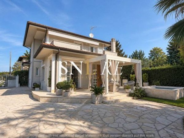 casa indipendente in vendita a Forte dei Marmi in zona Vittoria Apuana