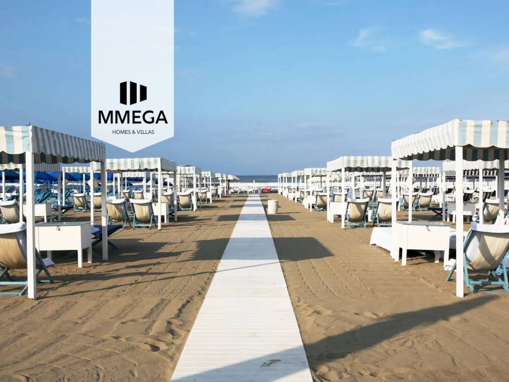 negozio in vendita a Forte dei Marmi in zona Roma Imperiale