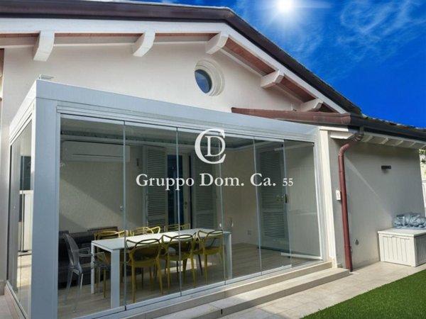 casa indipendente in vendita a Forte dei Marmi in zona Vittoria Apuana