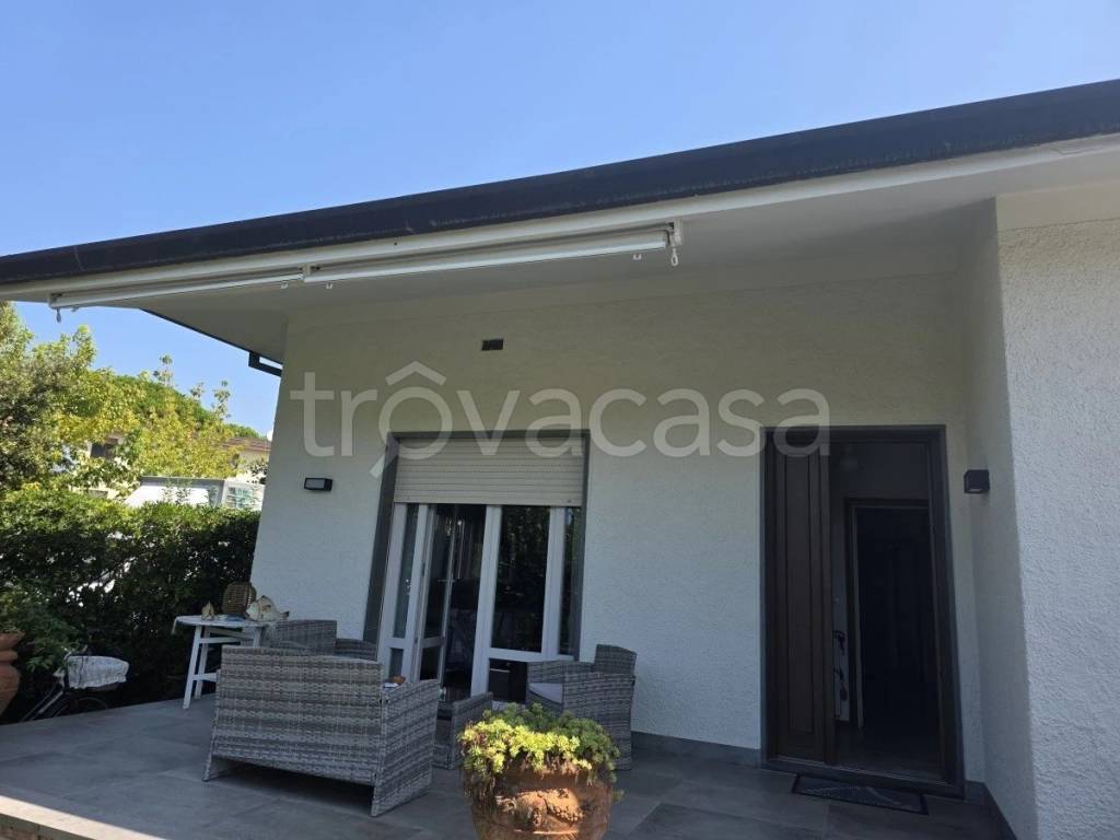 casa indipendente in vendita a Forte dei Marmi in zona Vittoria Apuana