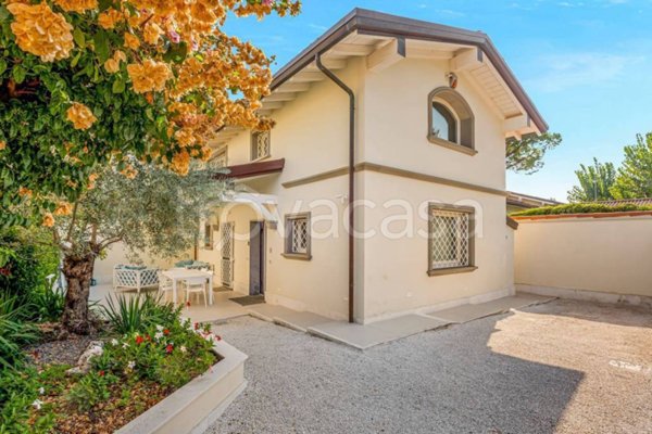 casa indipendente in vendita a Forte dei Marmi