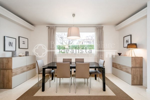 casa indipendente in vendita a Forte dei Marmi in zona Vittoria Apuana