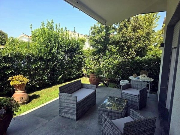 casa indipendente in vendita a Forte dei Marmi in zona Vittoria Apuana
