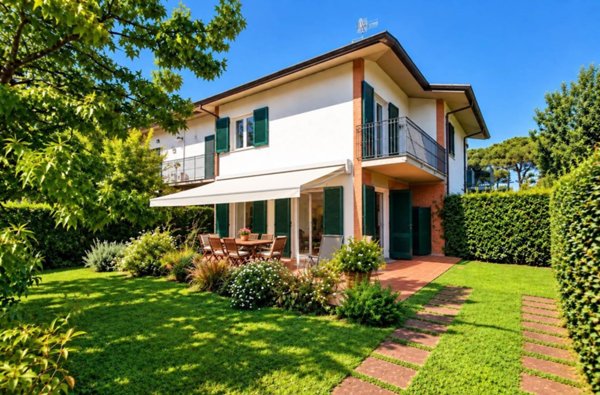 casa indipendente in vendita a Forte dei Marmi