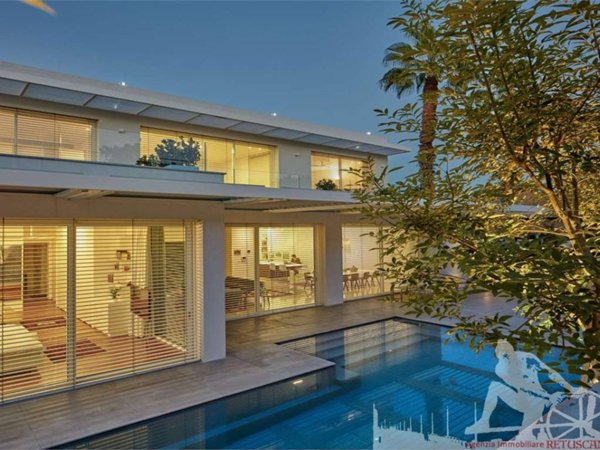 casa indipendente in vendita a Forte dei Marmi in zona Roma Imperiale