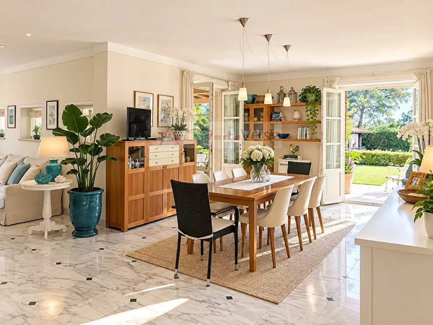 casa indipendente in vendita a Forte dei Marmi in zona Vaiana