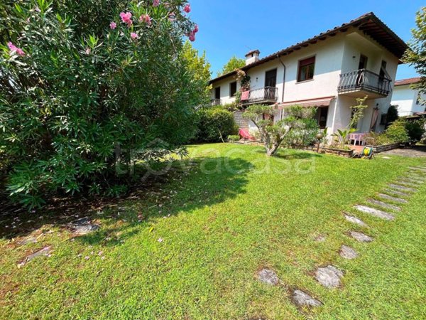 casa indipendente in vendita a Forte dei Marmi in zona Vittoria Apuana