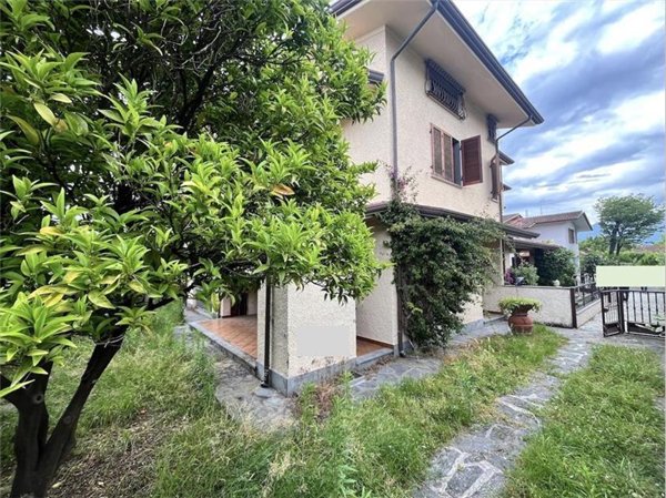 casa indipendente in vendita a Forte dei Marmi in zona Roma Imperiale