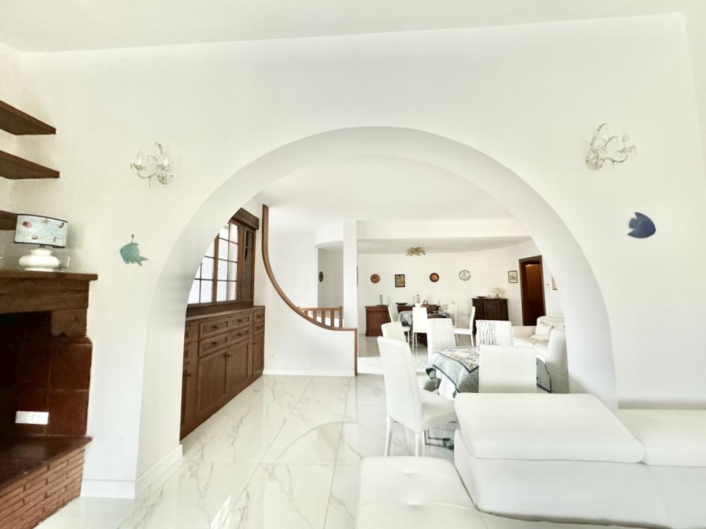 casa indipendente in vendita a Forte dei Marmi in zona Vittoria Apuana