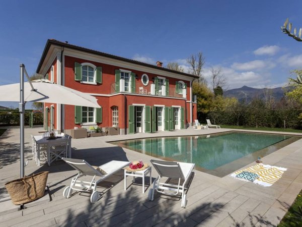 casa indipendente in vendita a Forte dei Marmi in zona Vittoria Apuana