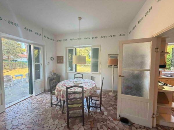 casa indipendente in vendita a Forte dei Marmi in zona Roma Imperiale