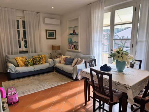 appartamento in vendita a Forte dei Marmi in zona Vittoria Apuana