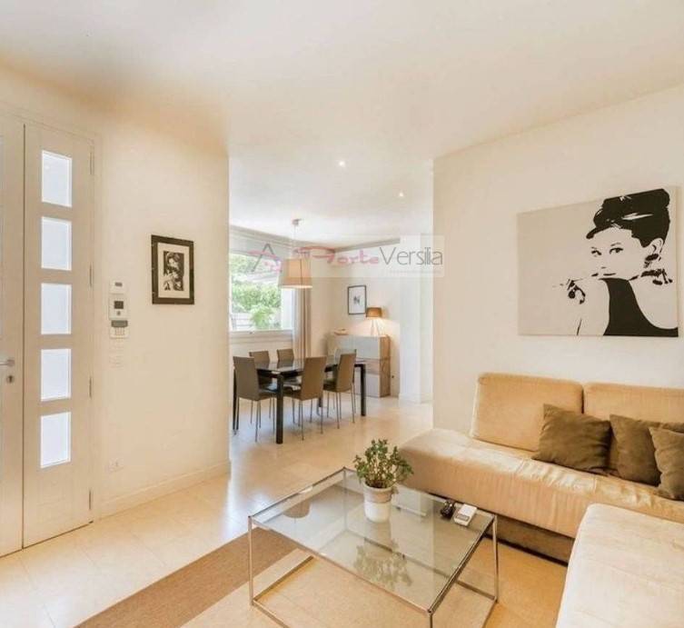casa indipendente in vendita a Forte dei Marmi in zona Roma Imperiale