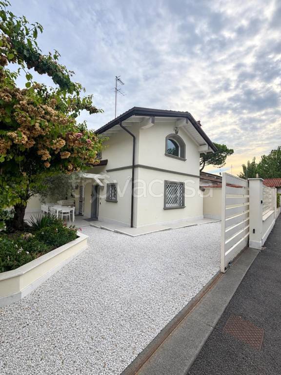 casa indipendente in vendita a Forte dei Marmi