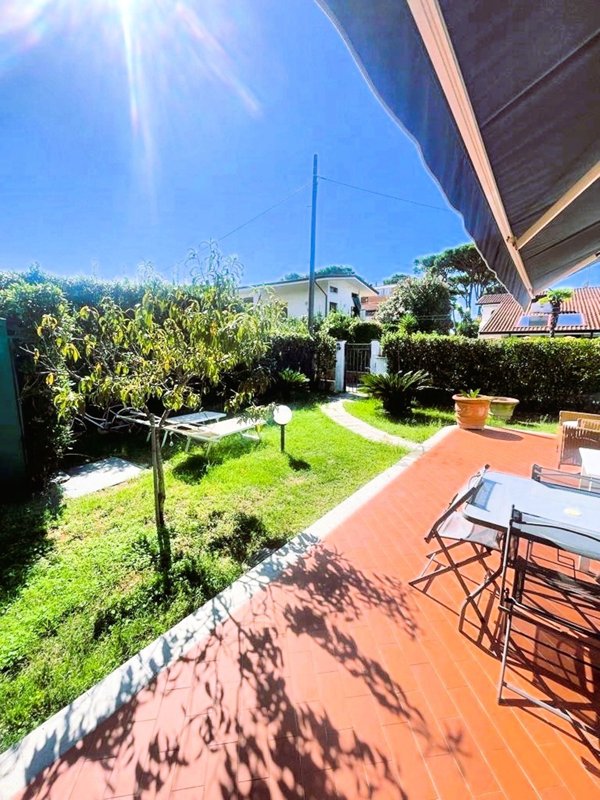 casa indipendente in vendita a Forte dei Marmi