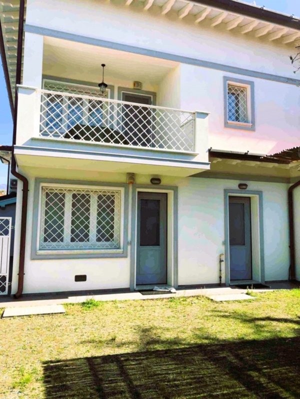 casa indipendente in vendita a Forte dei Marmi