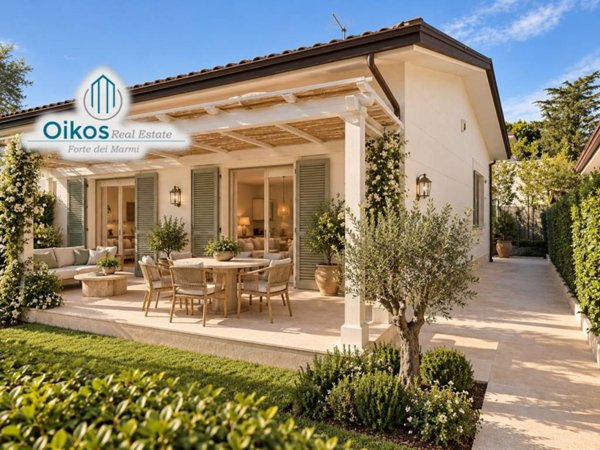 casa indipendente in vendita a Forte dei Marmi in zona Vittoria Apuana