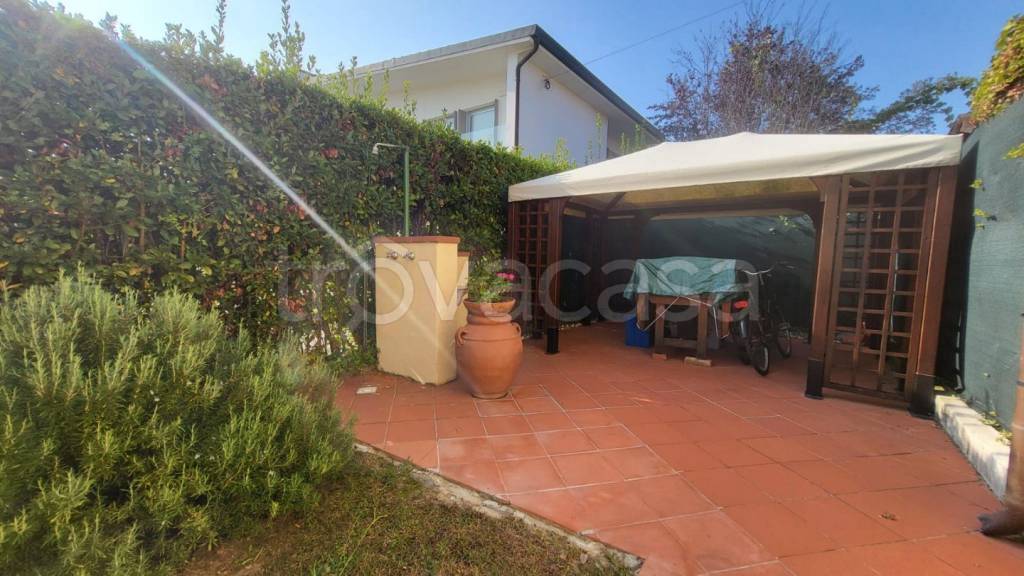 casa indipendente in vendita a Forte dei Marmi