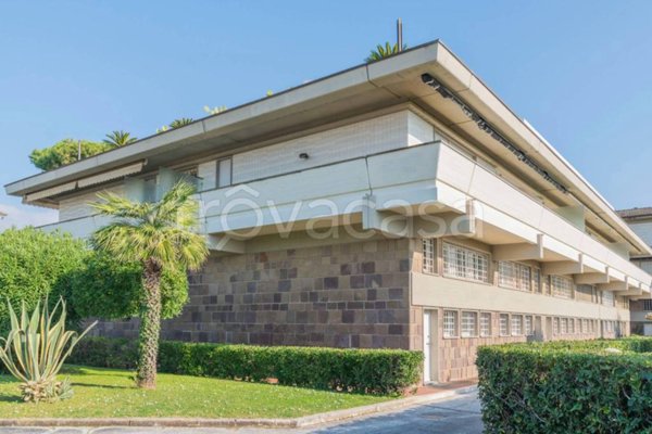 appartamento in vendita a Forte dei Marmi in zona Roma Imperiale