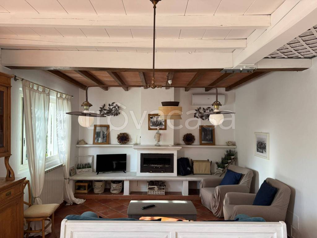 casa indipendente in vendita a Forte dei Marmi in zona Vittoria Apuana