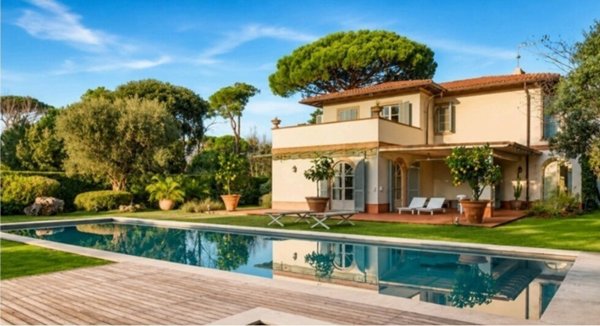 casa indipendente in vendita a Forte dei Marmi in zona Vittoria Apuana