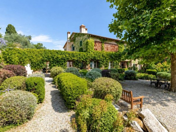 casa indipendente in vendita a Forte dei Marmi in zona Vittoria Apuana