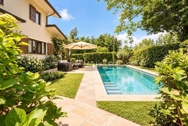 casa indipendente in vendita a Forte dei Marmi