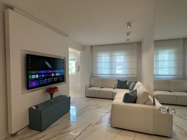appartamento in vendita a Forte dei Marmi in zona Roma Imperiale