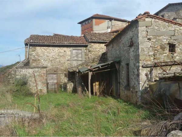 casa indipendente in vendita a Fosciandora