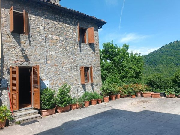 casa indipendente in vendita a Fosciandora in zona La Villa