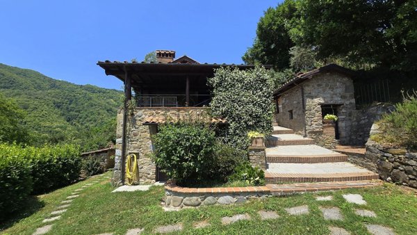 casa indipendente in vendita a Fosciandora