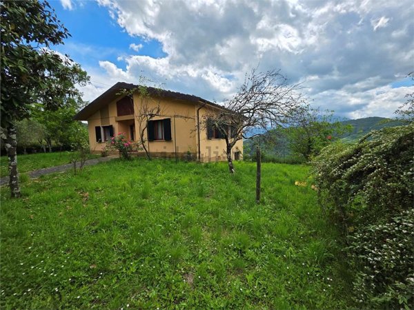 casa indipendente in vendita a Fosciandora