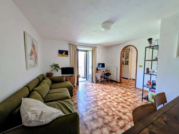 intera palazzina in vendita a Fosciandora in zona Lupinaia
