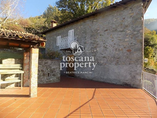casa indipendente in vendita a Fosciandora