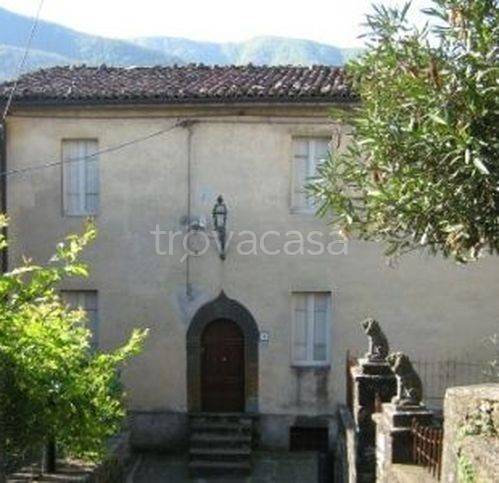 casa indipendente in vendita a Gallicano