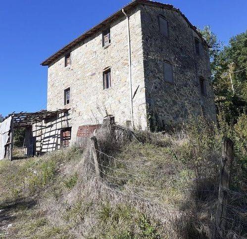 casa indipendente in vendita a Gallicano