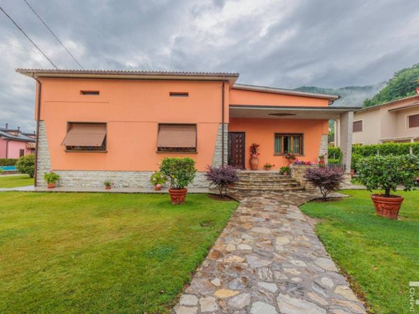 casa indipendente in vendita a Gallicano
