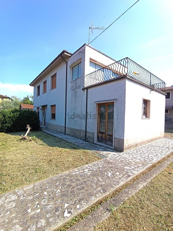 casa indipendente in vendita a Gallicano