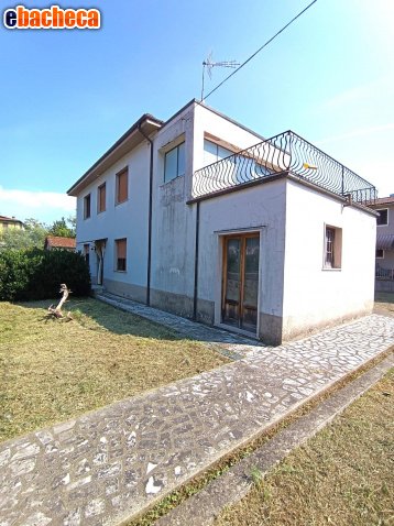 casa indipendente in vendita a Gallicano