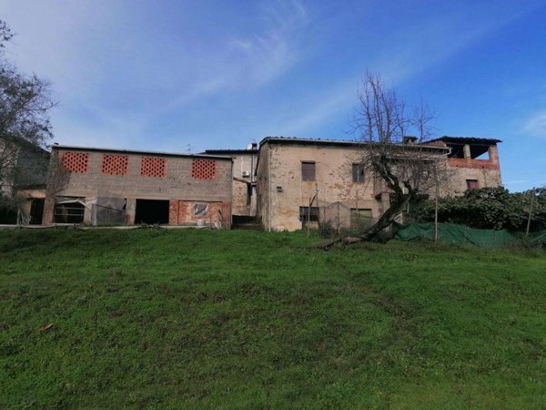 casale in vendita a Gallicano
