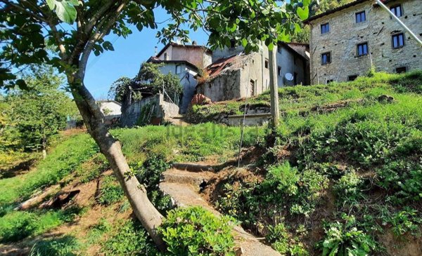 casa indipendente in vendita a Gallicano