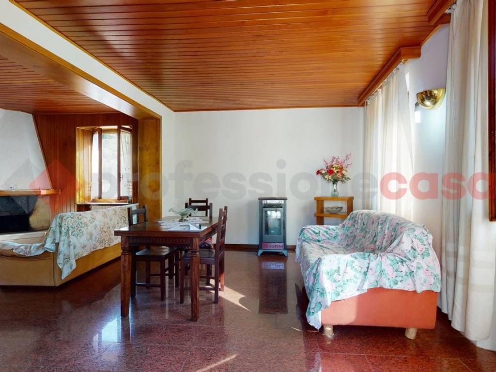 casa indipendente in vendita a Gallicano