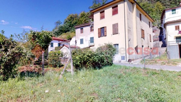 casa indipendente in vendita a Gallicano